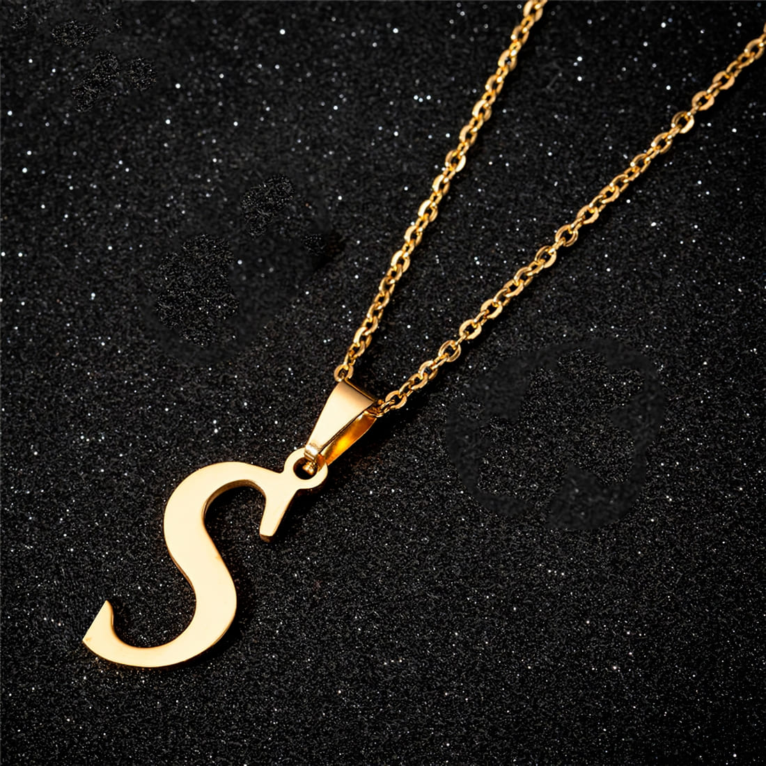 Collar Letra en Acero Inoxidable – Con Estuche