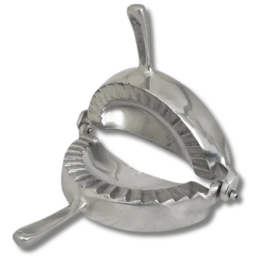 Molde para Empanadas de 15 cm en Aluminio Fundido