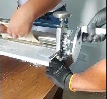 Laminadora de masa semi Industrial 30 cm