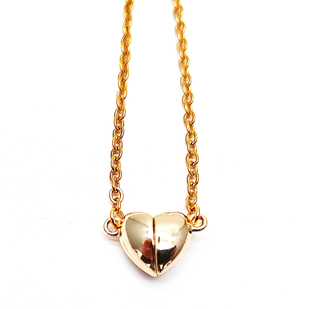 Collar Corazón Dorado con Imán – Regalo de Amor