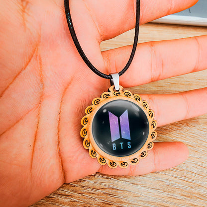 Collar Bangtan Boys BTS – Accesorio con Estuche