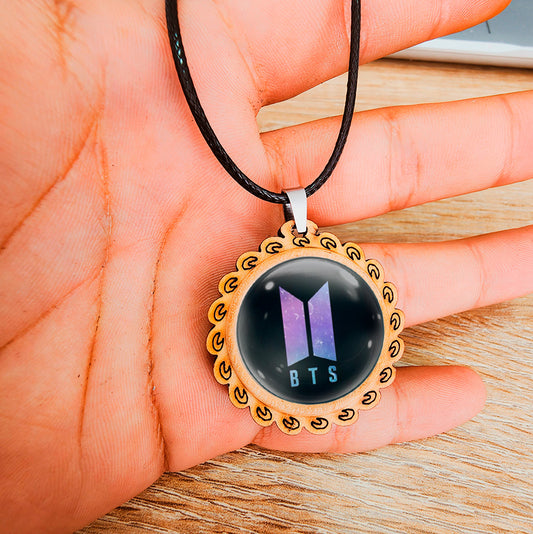 Collar Bangtan Boys BTS – Accesorio con Estuche