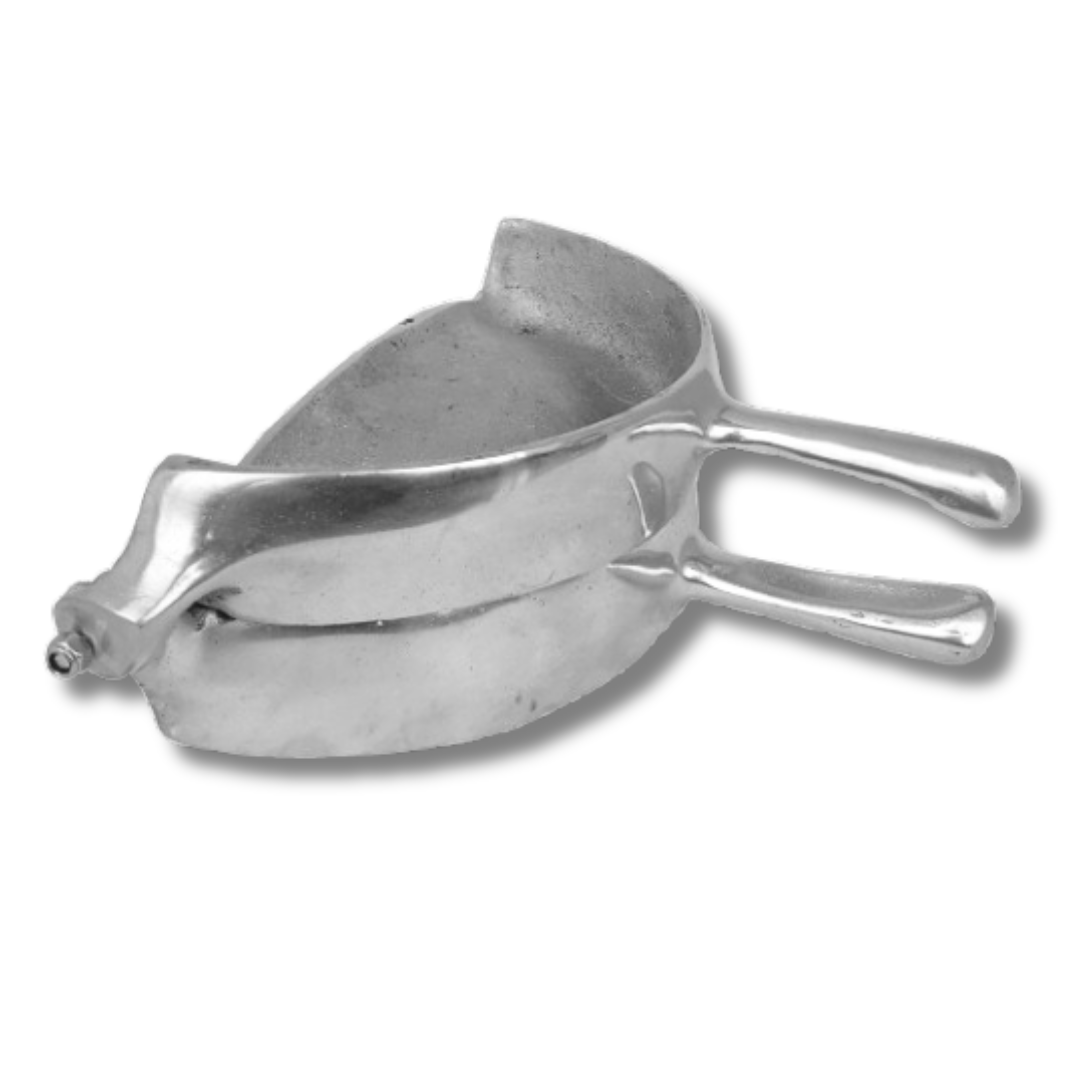 Molde para Empanadas de 15 cm en Aluminio Fundido