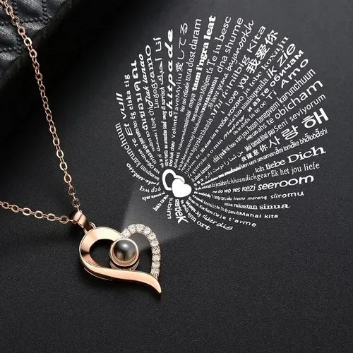 Collar “Te Amo en 100 Idiomas” con Caja en Forma de Corazón