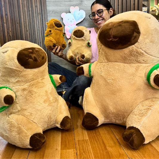 Capibara de Peluche – Disponible en 30 cm, 40 cm, 75 cm y 100 cm