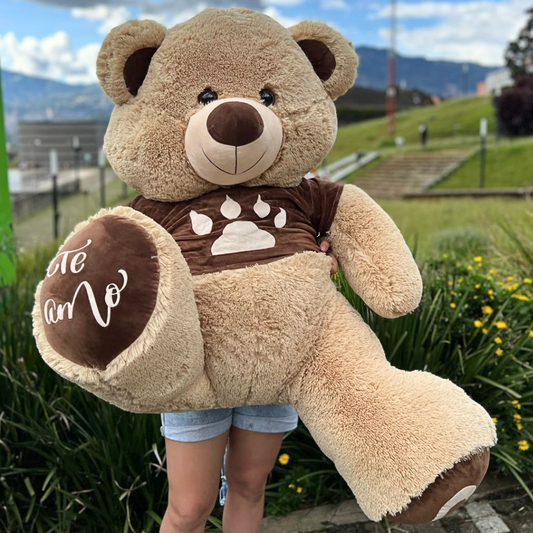 Oso de Peluche con Camisa de Garra  1.50 Metros