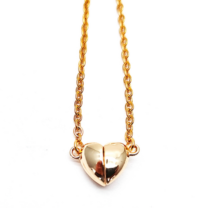 Collar Corazón Dorado con Imán – Regalo de Amor
